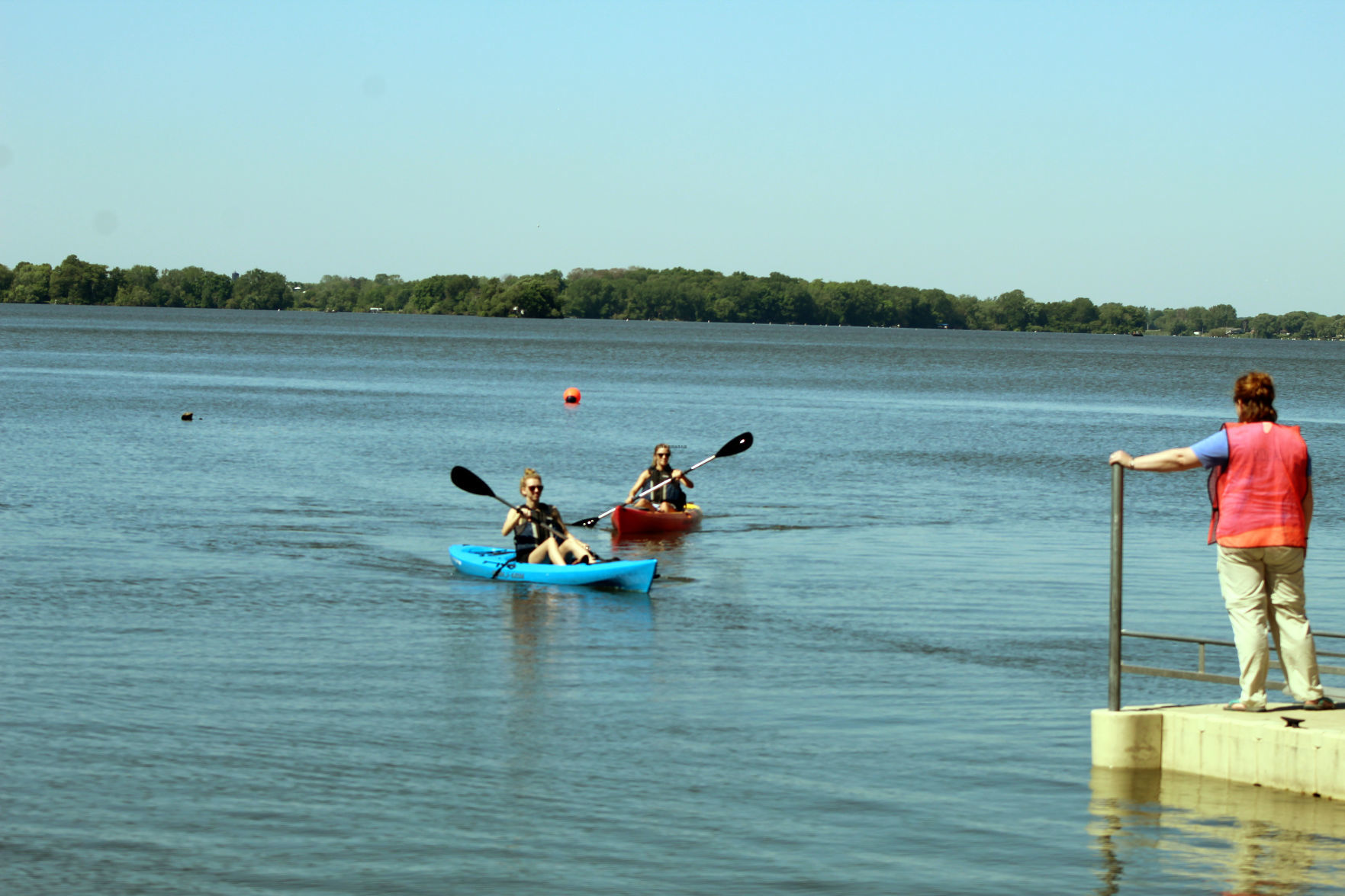 061019-ctzn-news-paddle-f001.jpg